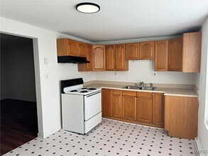 215 E Cherry St in Troy, MO - Building Photo - Building Photo