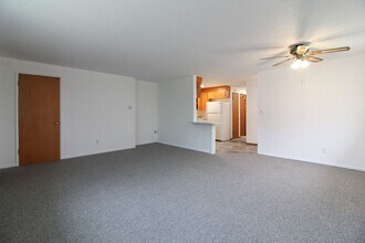 1618 W 7th Pl in Kennewick, WA - Foto de edificio - Building Photo