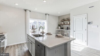 284 Macoun Way in Glassboro, NJ - Building Photo - Building Photo