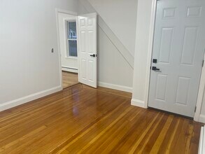 324 Park St in Stoughton, MA - Building Photo - Building Photo