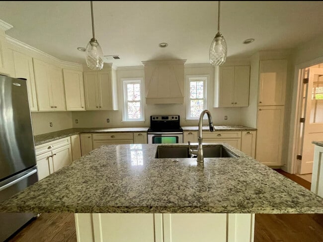 1531 E 53rd St in Savannah, GA - Building Photo - Building Photo