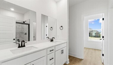 4856 W Aurora St in Fayetteville, AR - Building Photo - Building Photo