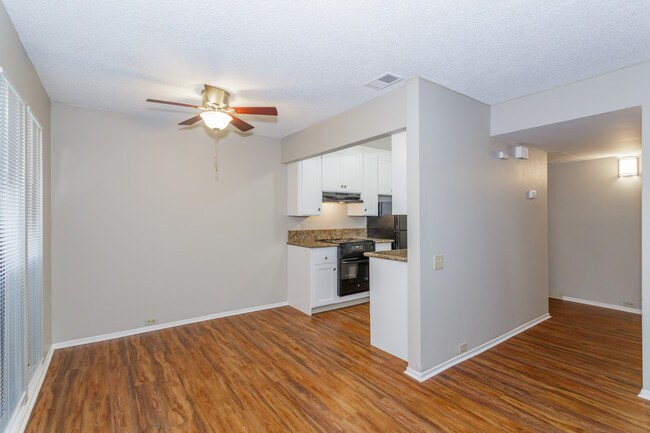 Ardendale Apartments in Sacramento, CA - Foto de edificio - Interior Photo