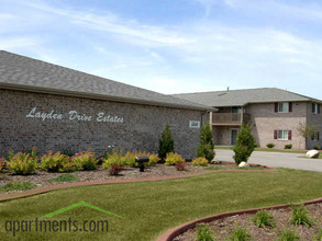 Layden Drive Estates Apartments in De Pere, WI - Building Photo - Building Photo