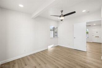 4315 Ridgedale Ave in Las Vegas, NV - Foto de edificio - Building Photo