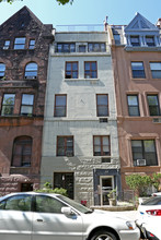 44 W 75th St in New York, NY - Building Photo - Building Photo