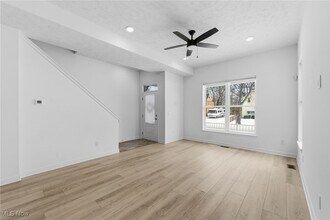 2244 E 100th St in Cleveland, OH - Building Photo - Building Photo