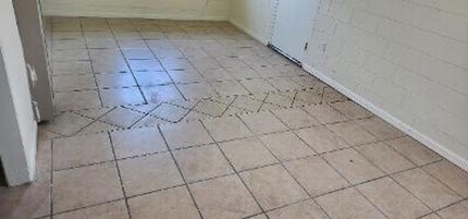 1011 Catalina Ln in Alamogordo, NM - Building Photo - Building Photo
