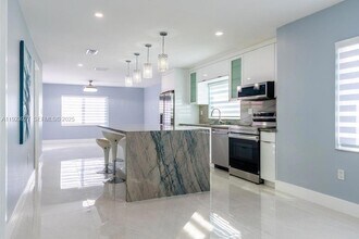 3425 SW 69th Ave, Unit 2419 in Miami, FL - Building Photo - Building Photo