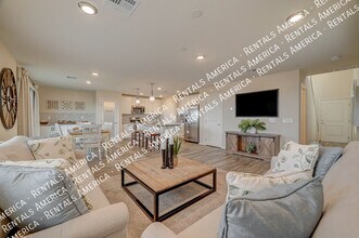 310 Quail Finch Dr in Henderson, NV - Building Photo - Building Photo