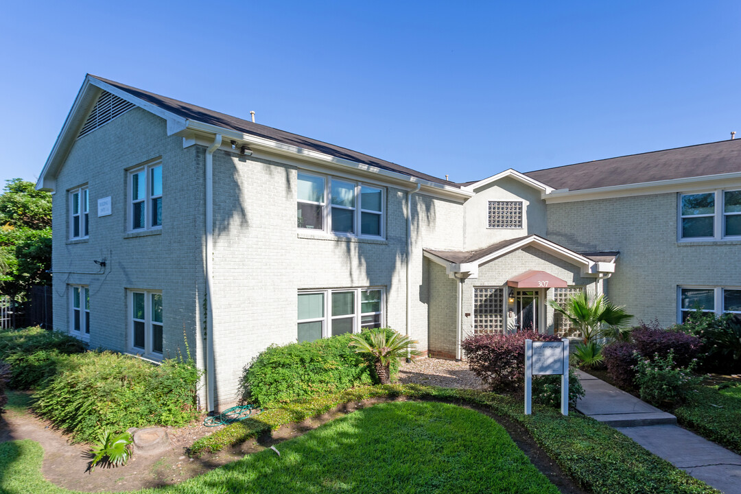 307 Avondale St in Houston, TX - Building Photo