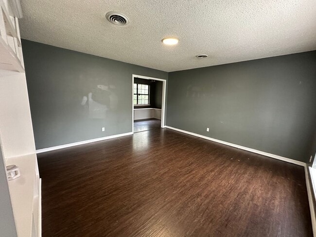 610 W 4th Pl in Russellville, AR - Building Photo - Building Photo