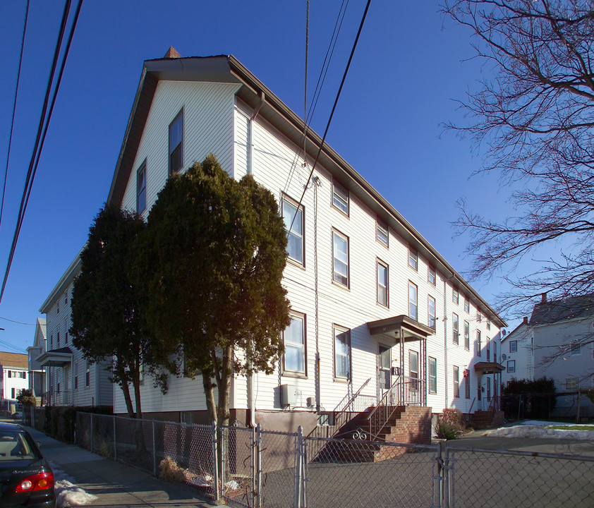 87 Orange St in Fall River, MA - Building Photo