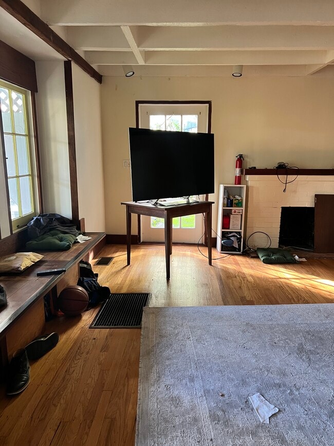 property at 1733 La Loma Ave