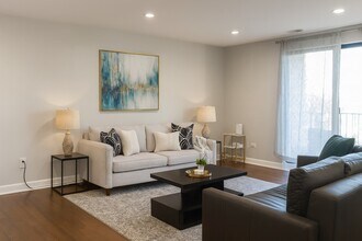 1727 W Crystal Ln in Mount Prospect, IL - Building Photo - Building Photo