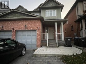 5554 Northrise Rd in Mississauga, ON - Building Photo
