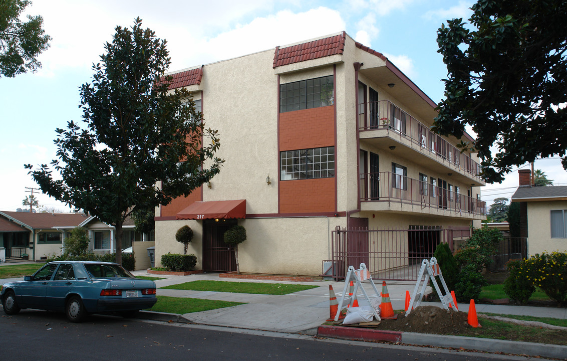 317 S Griswold St in Glendale, CA - Foto de edificio