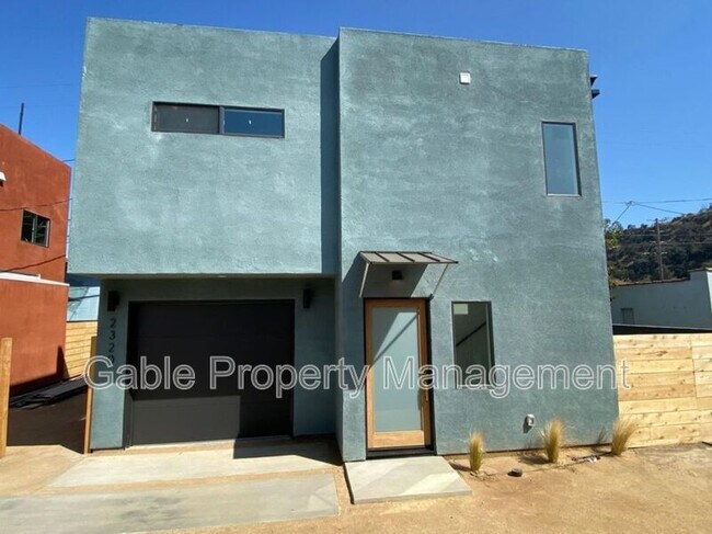 2320 Fernleaf St in Los Angeles, CA - Building Photo - Building Photo