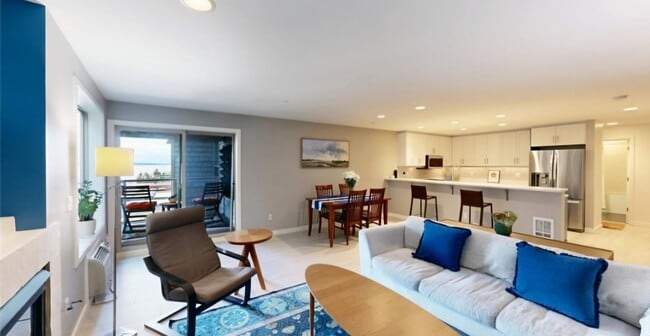 511 W Mercer Pl, Unit 204 in Seattle, WA - Foto de edificio - Building Photo