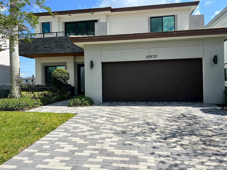 10970 Pacifica Wy in Parkland, FL - Building Photo
