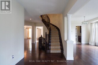 1330 Kestell Blvd. in Oakville, ON - Building Photo - Building Photo