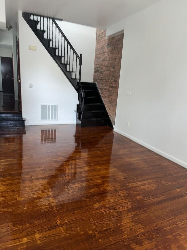 property at 1829 N Port St