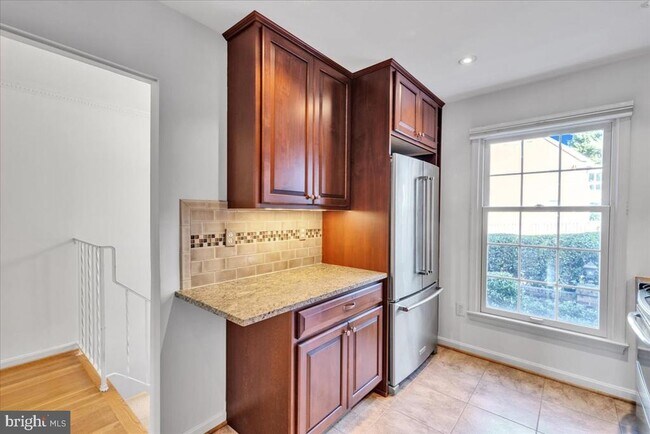 1901 N Adams St in Arlington, VA - Building Photo - Building Photo