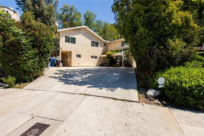property at 5634 Farralone Ave