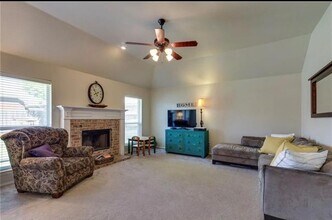 8333 Winter Falls Tr in Hurst, TX - Building Photo - Building Photo