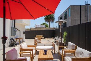 1341 N Mariposa Ave in Los Angeles, CA - Building Photo