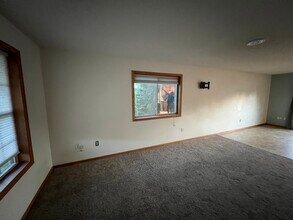 406 Sierra Pl in Roberts, WI - Building Photo - Building Photo