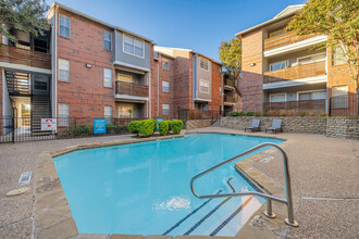 Silver Creek in Dallas, TX - Foto de edificio - Building Photo