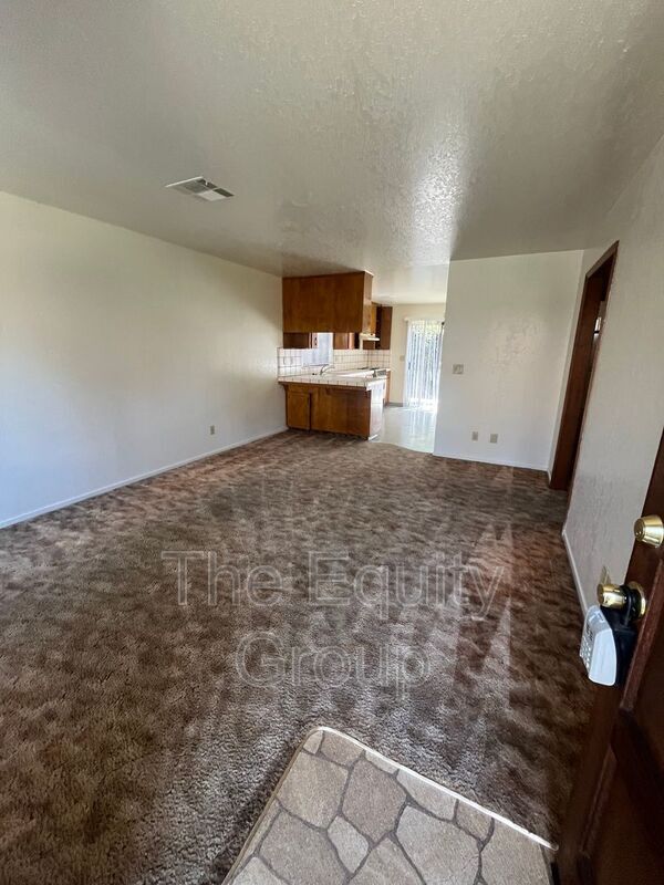 4605 W Cypress Ave in Visalia, CA - Building Photo - Building Photo