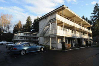 Alder Manor Apartments in Seattle, WA - Building Photo - Building Photo