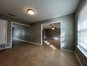 1103 Floradale Dr in Austin, TX - Building Photo - Building Photo