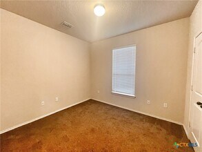 569 Creekside Cir in New Braunfels, TX - Building Photo - Building Photo