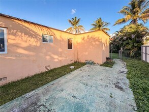 1575 SW 12th Ave in Miami, FL - Building Photo - Building Photo