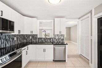 231 E Madeira Ave in Madeira Beach, FL - Building Photo - Building Photo