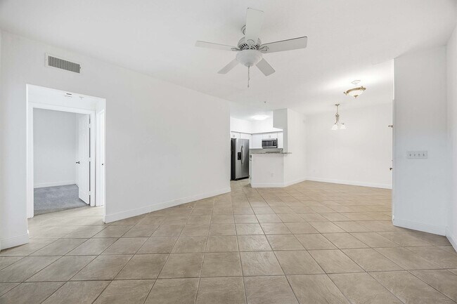 23580 Walden Center Dr in Estero, FL - Foto de edificio - Building Photo