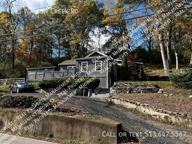 4261 Walton Creek Rd in Cincinnati, OH - Building Photo