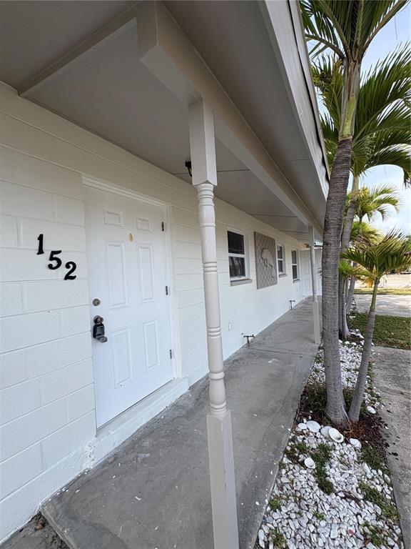 property at 152 175th Terrace Dr E