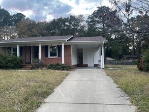 5855 Columbine Rd in Fayetteville, NC - Building Photo - Building Photo