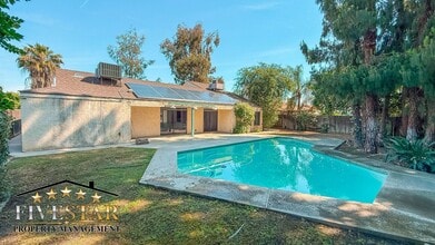 2246 Hasti Acres Dr in Bakersfield, CA - Building Photo - Building Photo