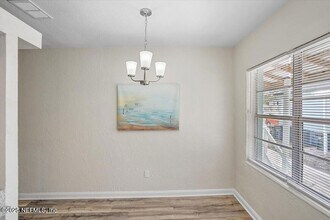 83 Lewis St in Atlantic Beach, FL - Foto de edificio - Building Photo