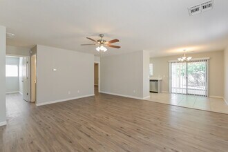 8108 S Sunny Sky Pl in Tucson, AZ - Building Photo - Building Photo