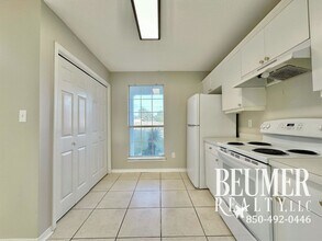 1097 Antigua Cir in Pensacola, FL - Building Photo - Building Photo