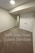 1248 Plum Bnd SW in Edmonton, AB - Building Photo - Building Photo