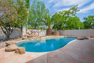 13719 N 93rd Way in Scottsdale, AZ - Building Photo