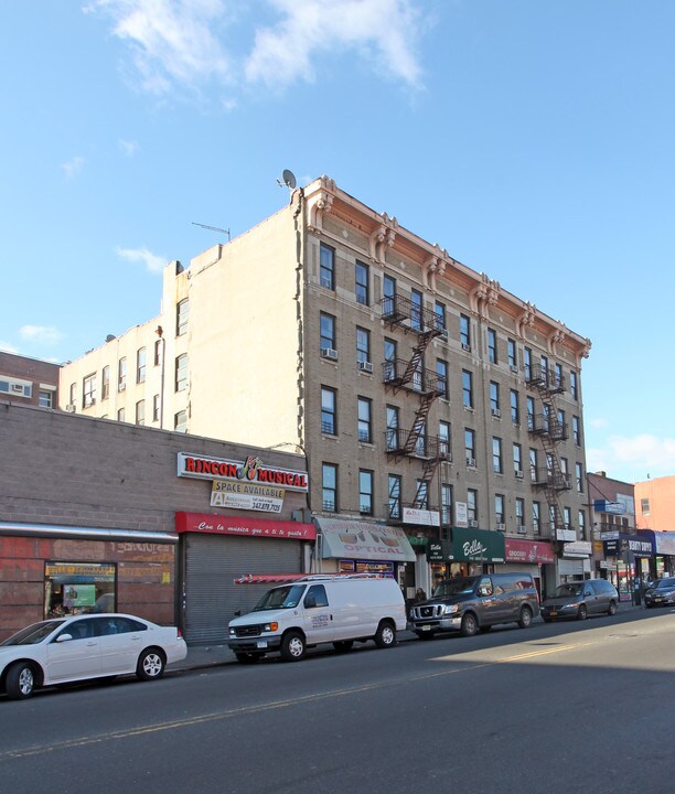 744-748 E Tremont Ave in Bronx, NY - Building Photo