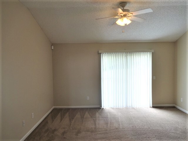 6486 Hannah Stables Dr in Jacksonville, FL - Building Photo - Building Photo